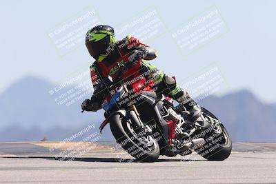 media/Oct-13-2025-Moto Forza (Mon) [[a66d839500]]/3-B Group/Session 4 (Turn 9)/